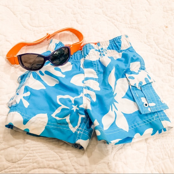 NEW Baby Boy/'s Swim Trunks NWT Size 6-9M Month Red White Blue Shorts Toddler